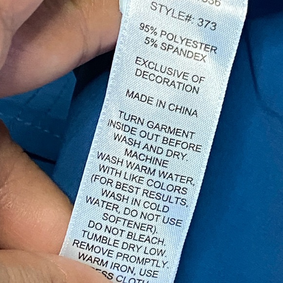 KOI BASICS V-Neck Cap Sleeve Scrub Top - Picture 4 of 7